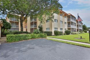 , 1100 Gulf Shore Blvd N # 207, Naples FL 34102