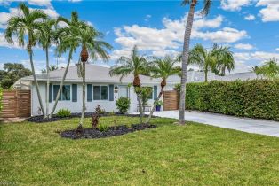 , 791 94th Ave N, Naples FL 34108