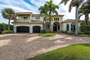 , 1580 Ixora Dr, Naples FL 34102