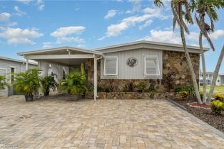 Ranch,Manufactured Home, 17831 Eglantine Bayside Estates, FL 33931 