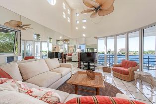 , 4560 Gulf Shore Blvd N # 313, Naples FL 34103