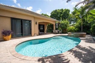 Ranch,Single Family Residence, 664 106th Ave N, Naples FL 34108