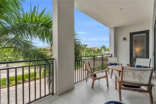 ,  , Naples Square, CA 34102 - 20