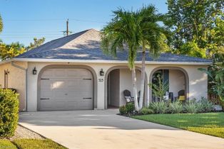 Ranch,Single Family Residence, 525 108th Ave N, Naples FL 34108