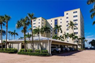 , 2885 Gulf Shore Blvd N # 302, Naples FL 34103