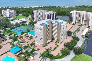 High Rise (8+), 21 Bluebill Ave # B502, Naples FL 34108