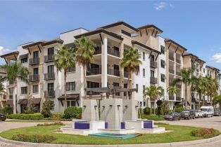 ,  , Naples Square, CA 34102 - 10