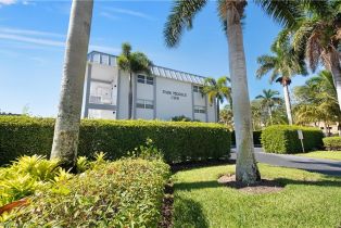 Low Rise (1-3), 72 7th St S # 202, Naples FL 34102