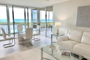 High Rise (8+), 5550 Heron Point Dr # 1103, Naples FL 34108