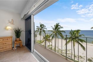 , 2011 Gulf Shore Blvd N # 44, Naples FL 34102