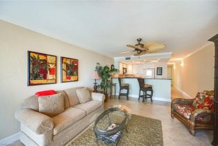 ,  , Hickory Pointe, CA 34134 - 9