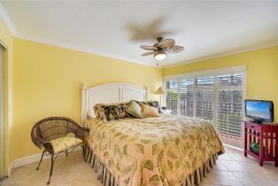 ,  , Hickory Pointe, CA 34134 - 14