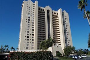 High Rise (8+), 5550 Heron Point Dr # 504, Naples FL 34108