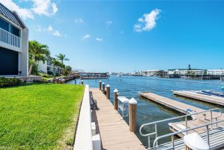 , 800 River Point Dr # 536, Naples FL 34102