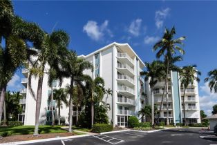 , 1300 Gulf Shore Blvd N # 205, Naples FL 34102