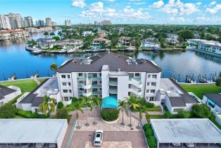 Mid Rise (4-7), 255 Park Shore Dr # 322, Naples FL 34103