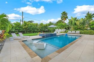 Ranch,Single Family Residence, 720 102nd Vanderbilt Beach, FL 34108 