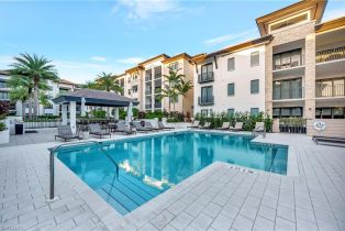 ,  , Naples Square, CA 34102 - 31