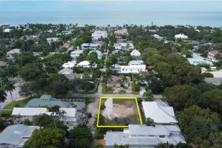 Land, 76 4th St N, Naples FL 34102