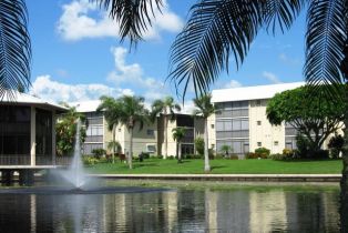 Low Rise (1-3), 788 Park Shore Dr # B22, Naples FL 34103