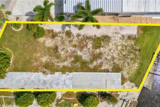 ,  , Bayside Estates, CA 33931 - 3