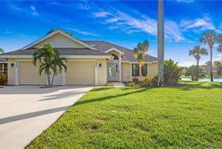 Ranch,Villa Attached, 1302 Park Lake Imperial Park Place Villas, FL 34110 