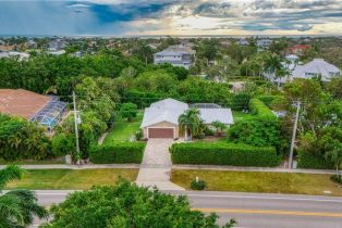 Ranch,Single Family Residence, 710 Kendall Marco Island, FL 34145 