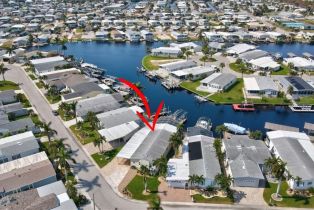 Ranch,Manufactured Home, 17630 Canal Cove Bayside Estates, FL 33931 