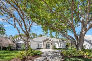 Ranch,Single Family Residence, 6665 Mill Run Cir, Naples FL 34109