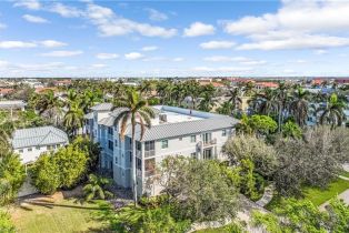 , 863 9th Ave S # 202, Naples FL 34102