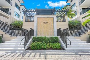 ,  , Naples Square, CA 34102 - 27