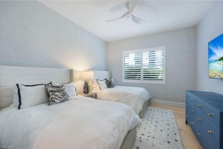 ,  , Naples Square, CA 34102 - 17