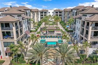 ,  , Naples Square, CA 34102 - 28