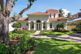 2 Story,Single Family Residence, 431 1st Ave N, Naples FL 34102