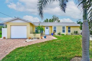 Ranch,Single Family Residence, 38 Fairview Fort Myers Beach, FL 33931 