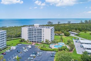 High Rise (8+), 5 Bluebill Ave # 204, Naples FL 34108