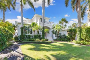 2 Story,Single Family Residence, 636 14th Aqualane Shores, FL 34102 