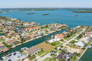 , 1748 Wavecrest Ct, Marco Island FL 34145