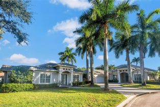 , 2989 Saint Barnabas Ct, Naples FL 34105