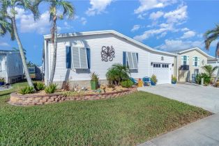 Ranch,Manufactured Home, 17600 Canal Cove Bayside Estates, FL 33931 