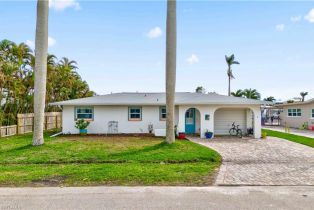 Ranch,Single Family Residence, 2839 Janet Matlacha, FL 33993 