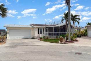 Ranch,Manufactured Home, 17911 Eglantine Bayside Estates, FL 33931 