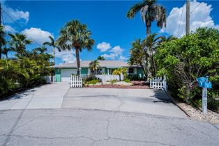 Ranch,Single Family Residence, 12101 Moon Shell Matlacha, FL 33991 