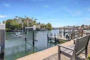 , 1930 Gulf Shore Blvd N # D202, Naples FL 34102