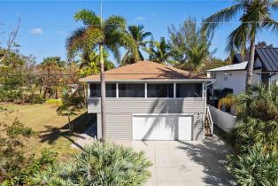 Single Family Residence, 727 Glendale Barefoot Beach, FL 34110 