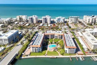 Low Rise (1-3), 2900 Gulf Shore Blvd N # 212, Naples FL 34103