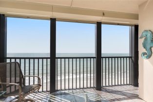 Mid Rise (4-7), 9415 Gulf Shore Dr # 501, Naples FL 34108