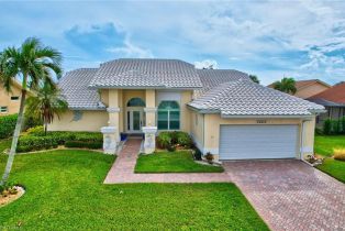 Ranch,Single Family Residence, 12811 Kelly Sands Kelly Greens, FL 33908 