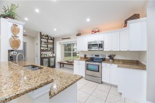 ,  , Naples Twin Lakes, CA 34103 - 3