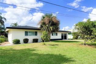 Ranch,Single Family Residence, 5136 Manor Caloosahatchee, FL 33904 